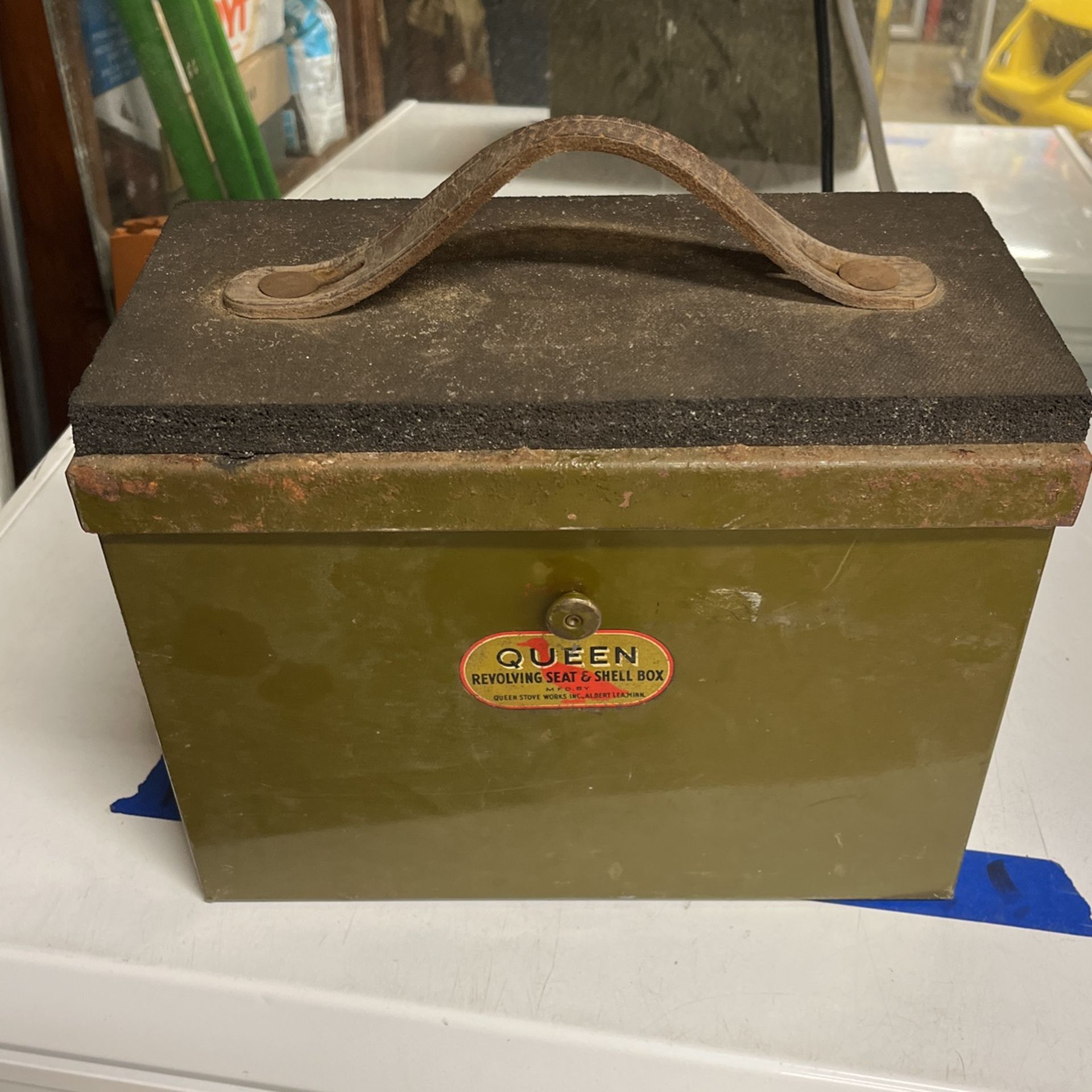 Queen, Revolving Seat And Shell Box Ammo Box Vintage Antique