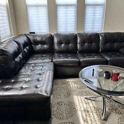 Good Condition Leather Couch 