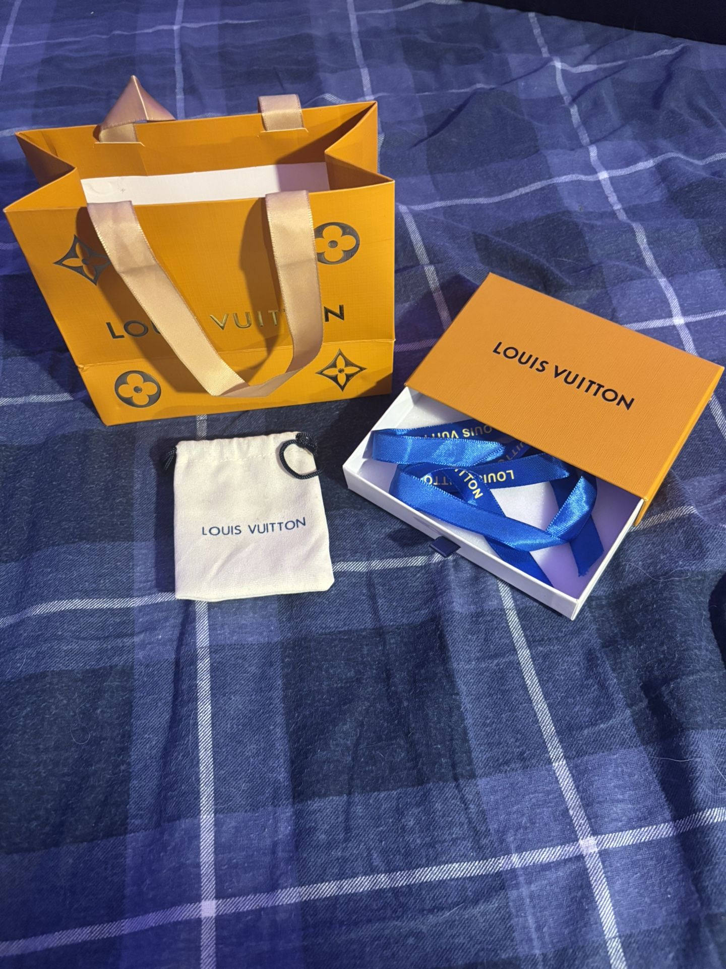 Louis Vuitton Braclet Box And Bag