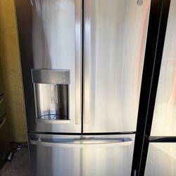 Refrigerator General Electric counter depth