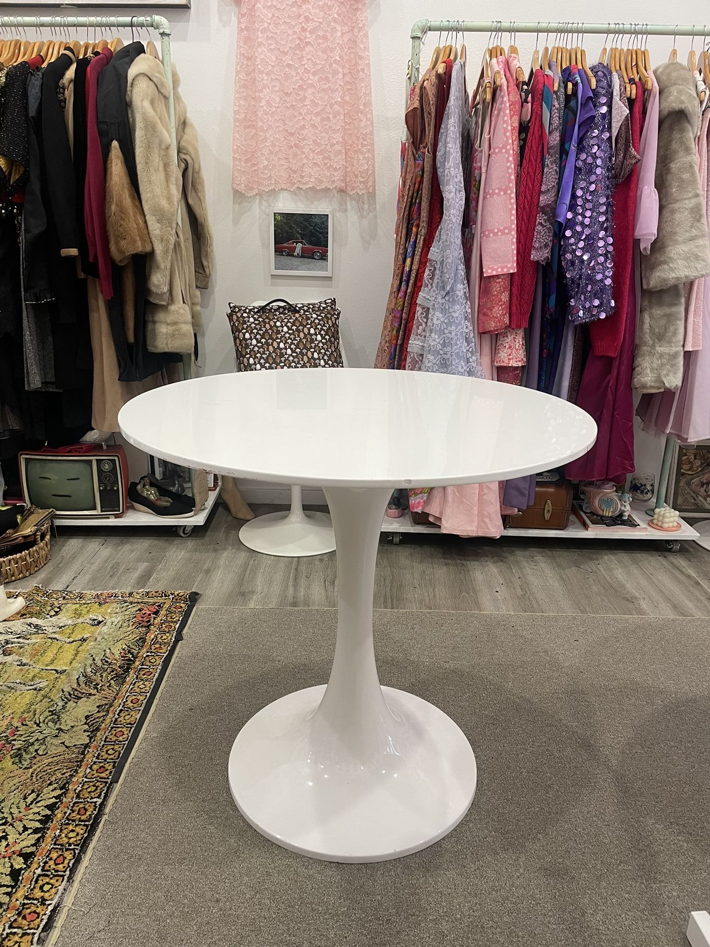 Mid Century Modern Mod Tulip Table