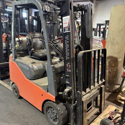 TOYOTA FORKLIFT MODEL 8FGCU15 - 2 Stage Mast 