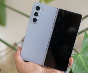 “Z Fold 5 – The Ultimate Foldable | Gently Used | Big Screen, Sleek Design”
