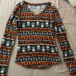 No Boundaries Women’s Orange/Black Halloween Shirt