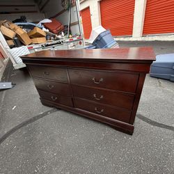 6 Drawer Wooden Dresser 