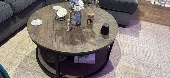 Round coffee table