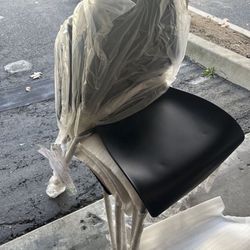 5 Pack Flash Furniture Plastic Stackable Chair in Black