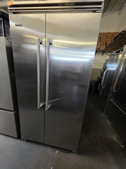42" VIKING BUILT IN STAINLESS STEEL REFRIGERATOR