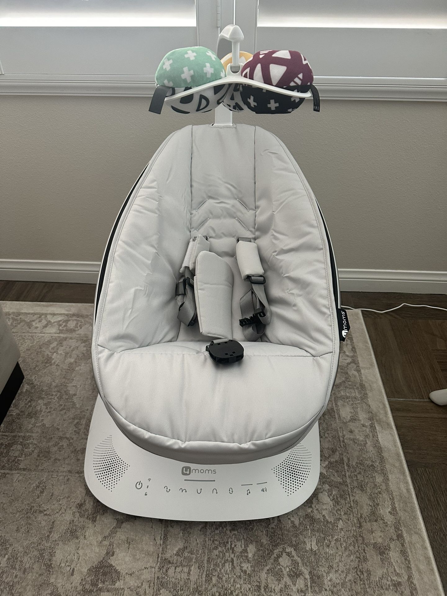 MamaRoo swing