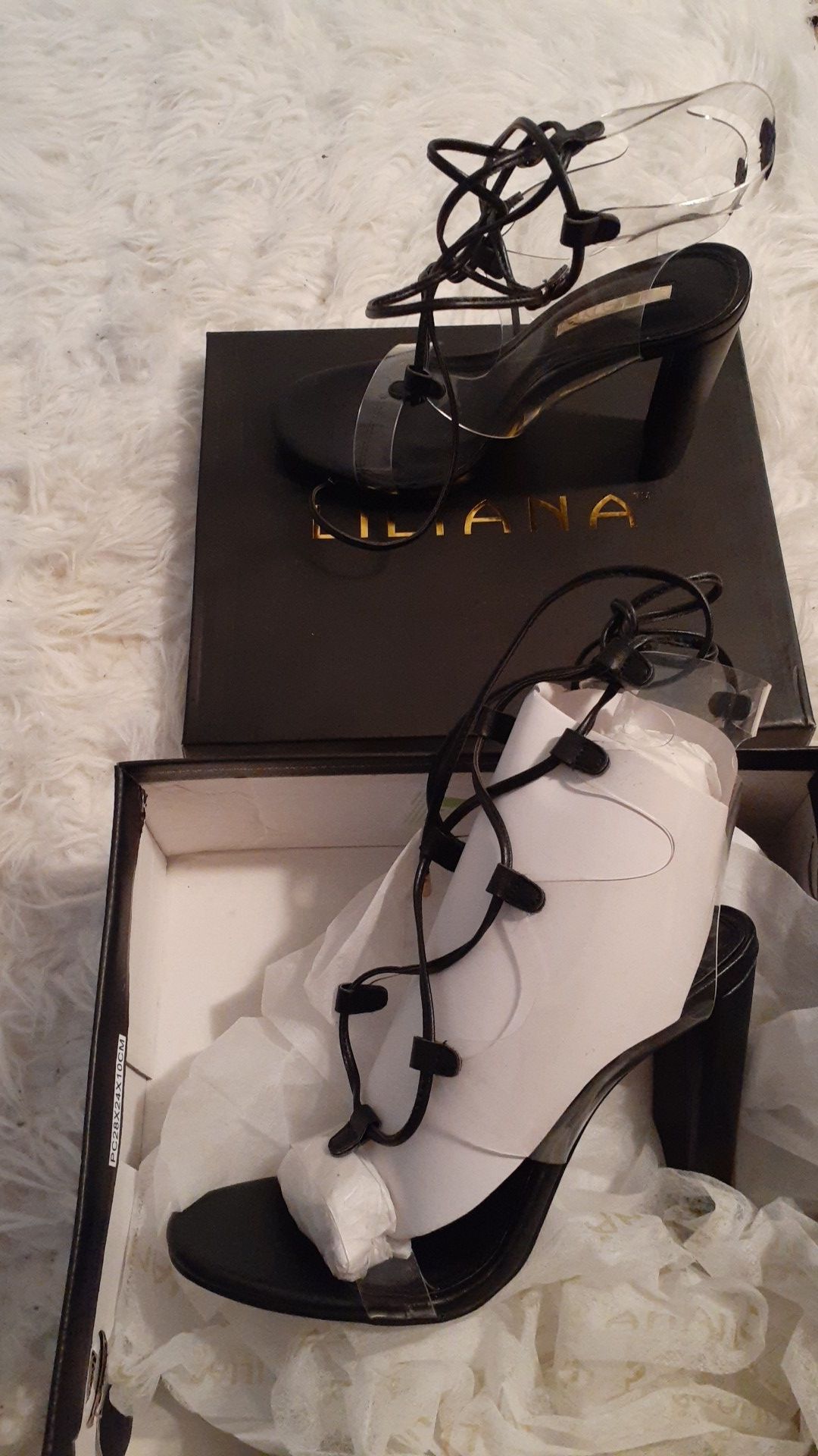 Super sexy Lillianas heeled sandals size 8