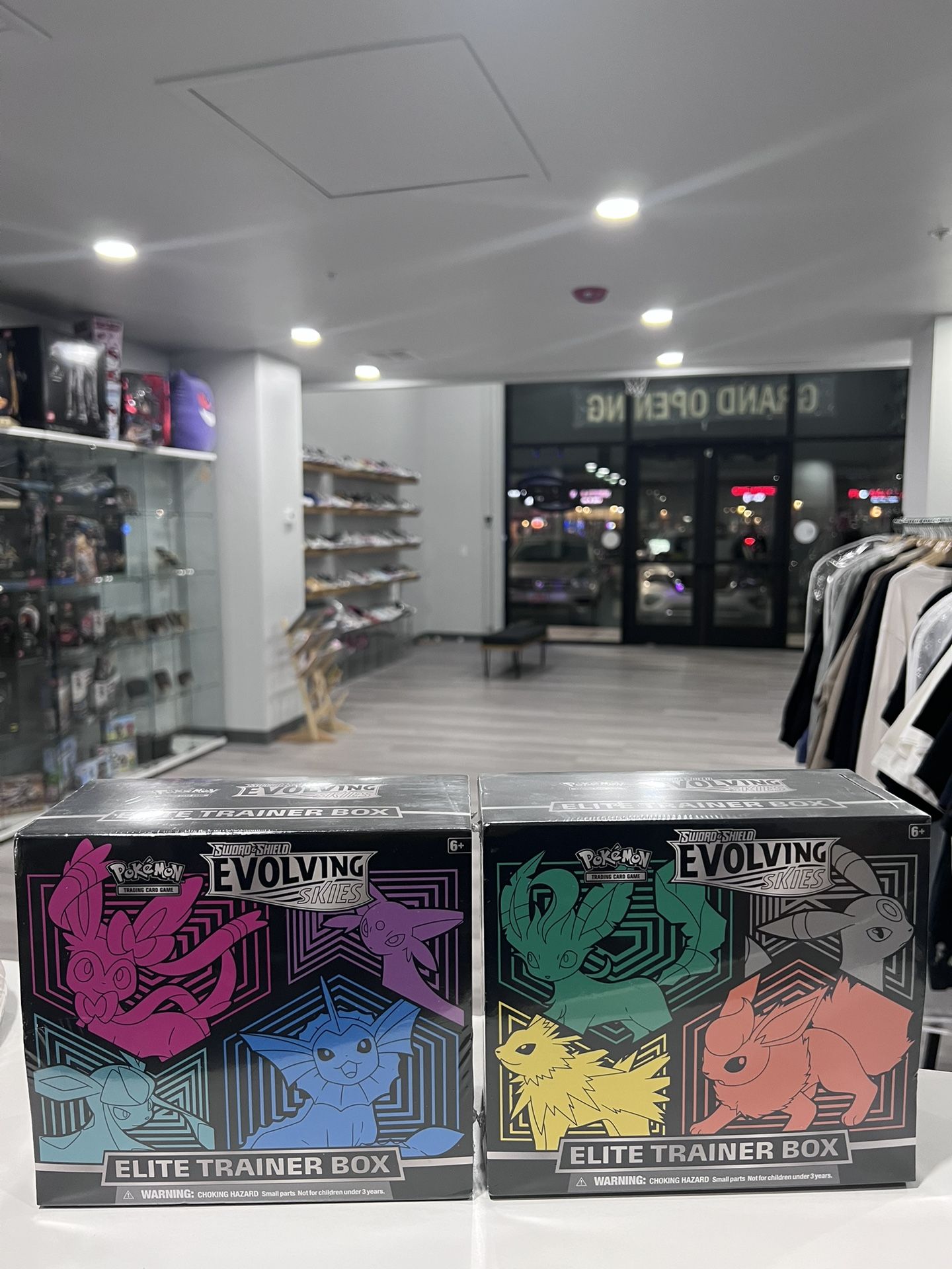 Pokemon Evolving Skies Elite Trainer Box Set