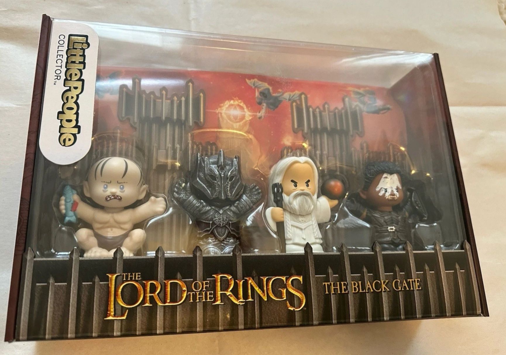 brand new sealed little people collector lord of the rings black gate