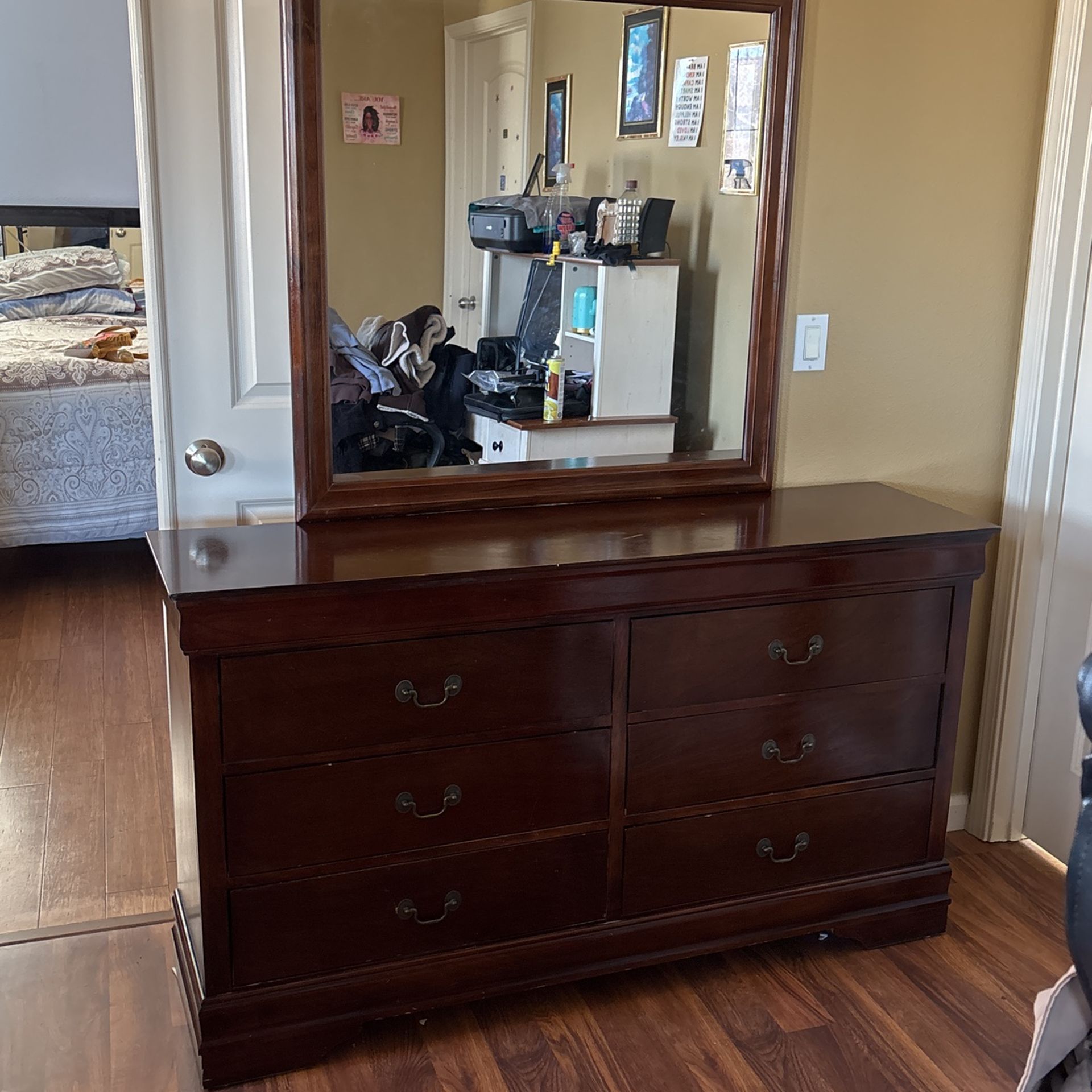 Dresser W/ Mirror