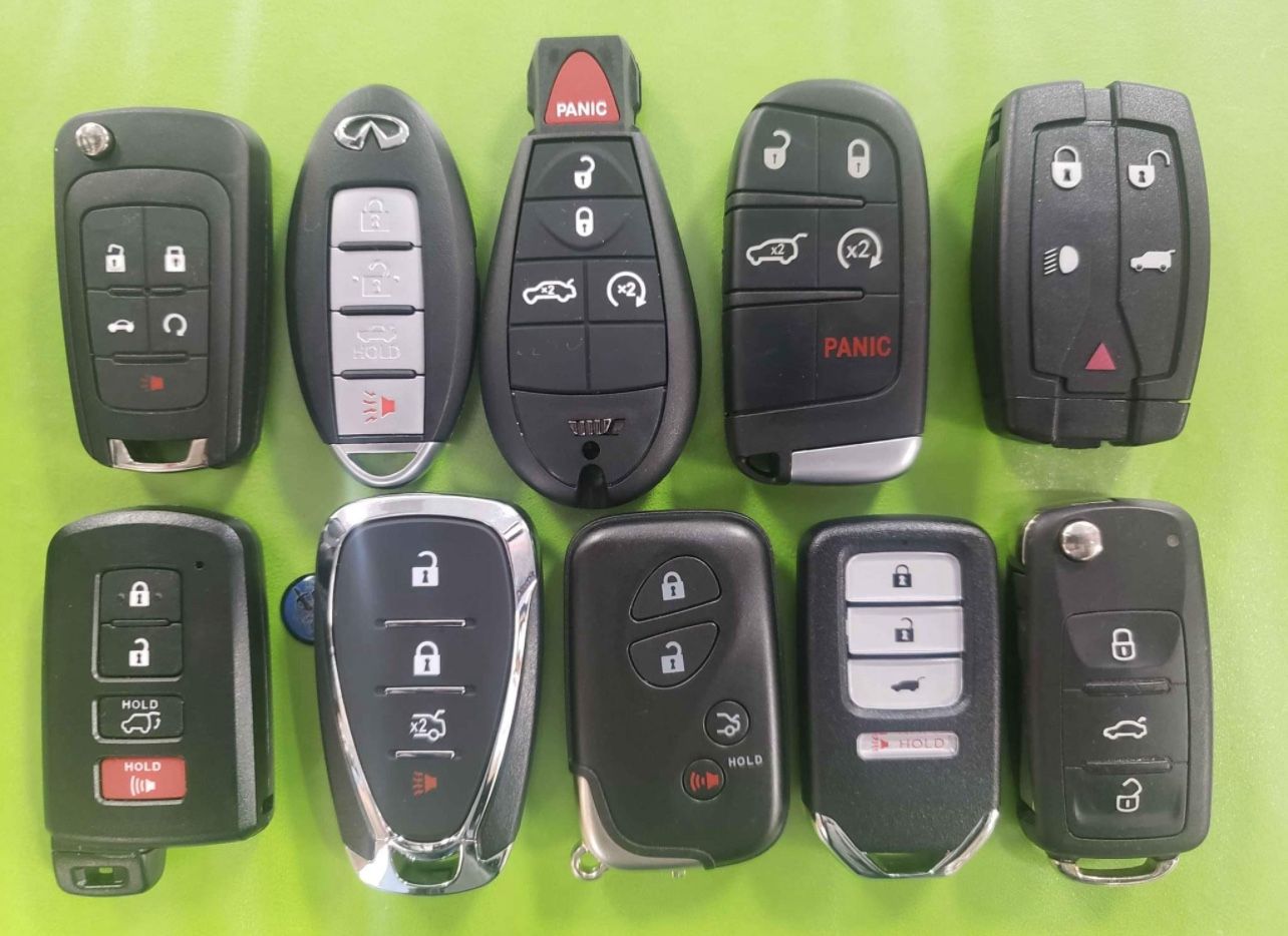 Car Keys - Remotes - Key fobs - Llaves - Controles