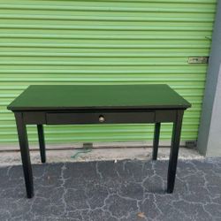 Black Desk