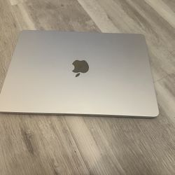 MacBook Air , M2 2022