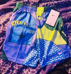New boys Nike shorts 5/6T