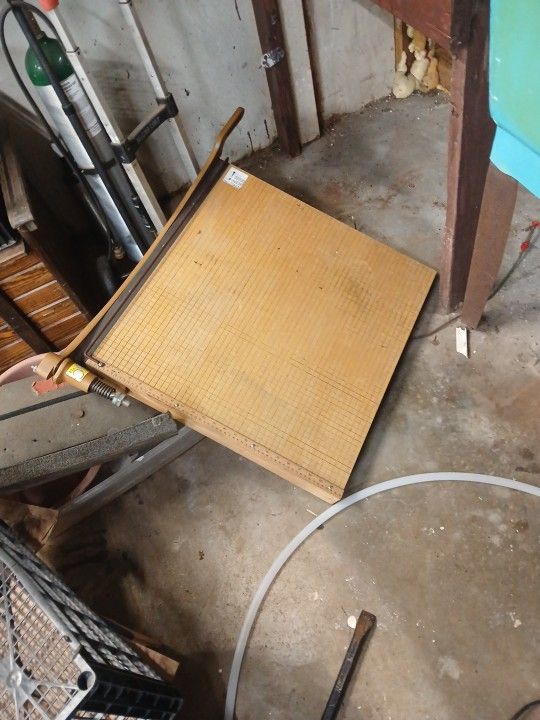 24 Inch Gullotine Cutter