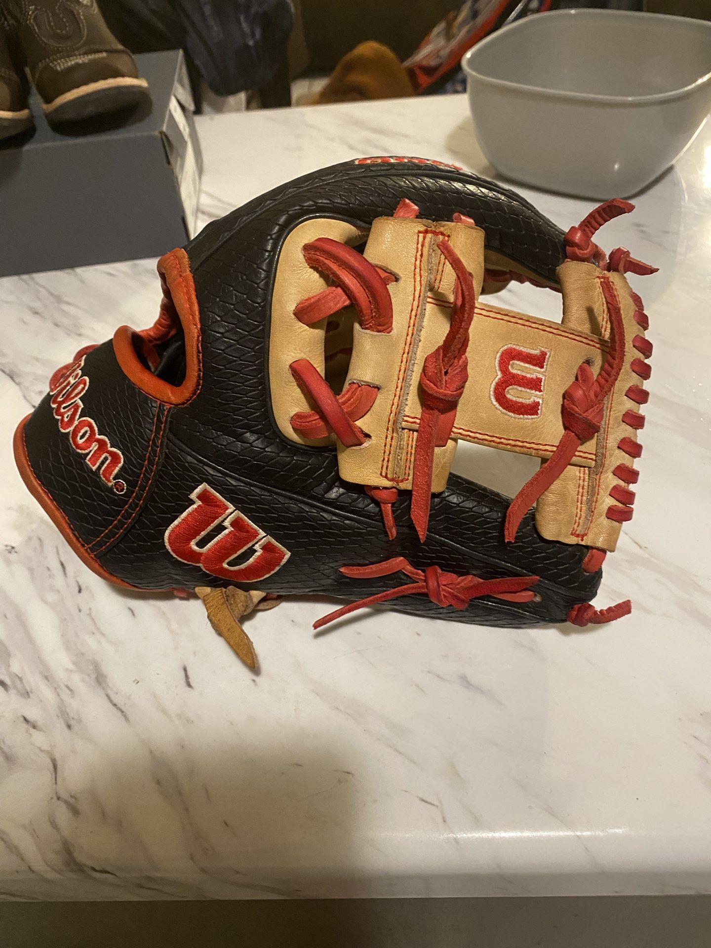 Wilson A2000 