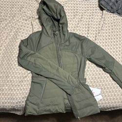 Lululemon Down It All Jacket - green
