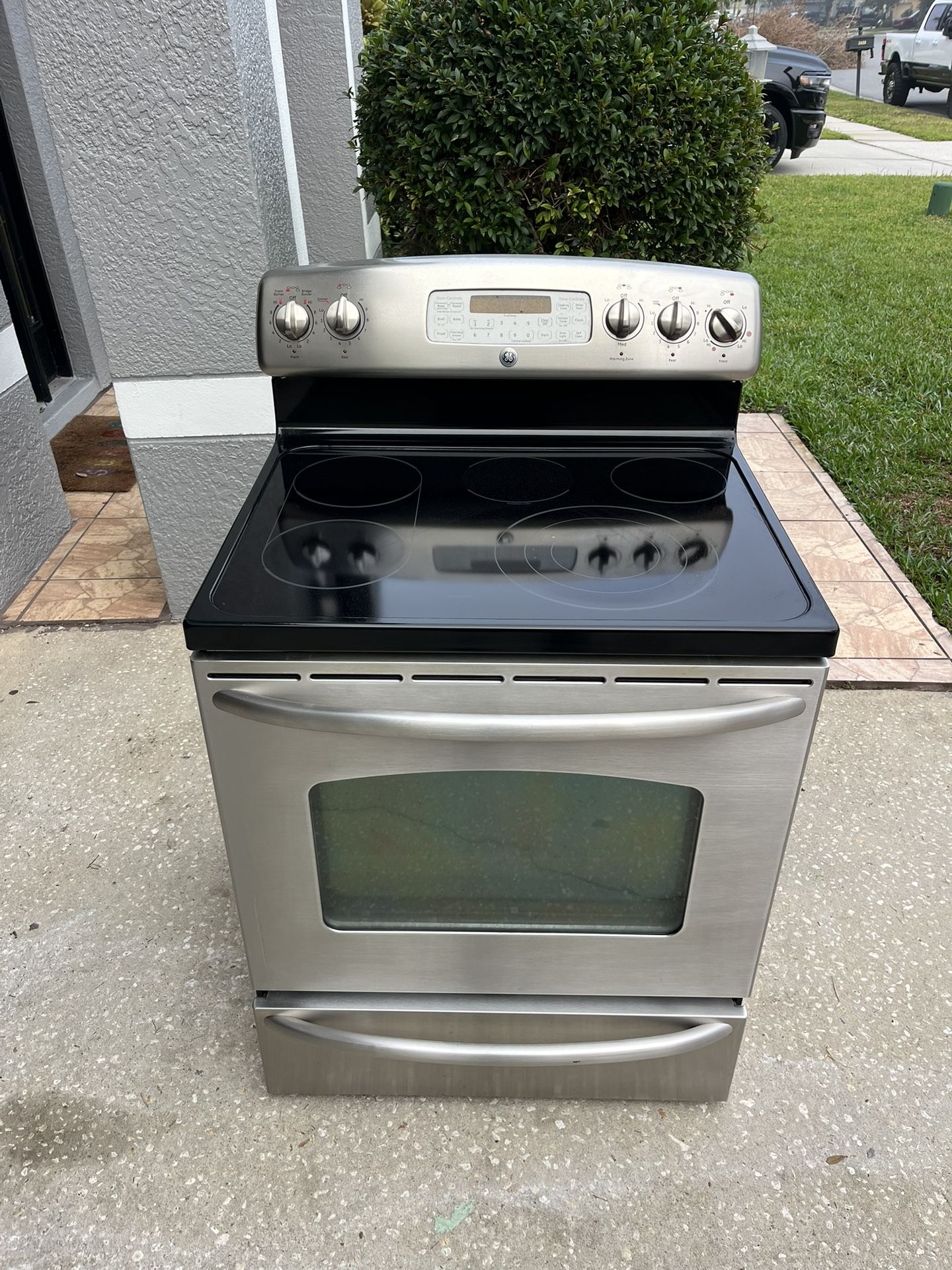 GE Electric Oven