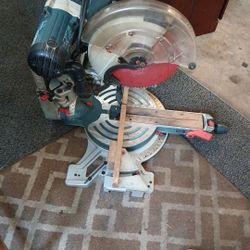 BOSCH 12" RADIAL ARM SAW