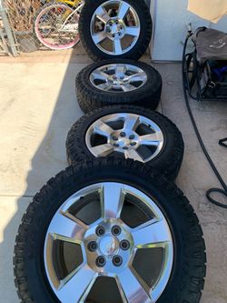 Chevrolet Silverado 20” rims and wheels