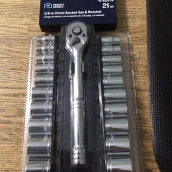 New 3/8 Ratchet Set 21 Piece $20
