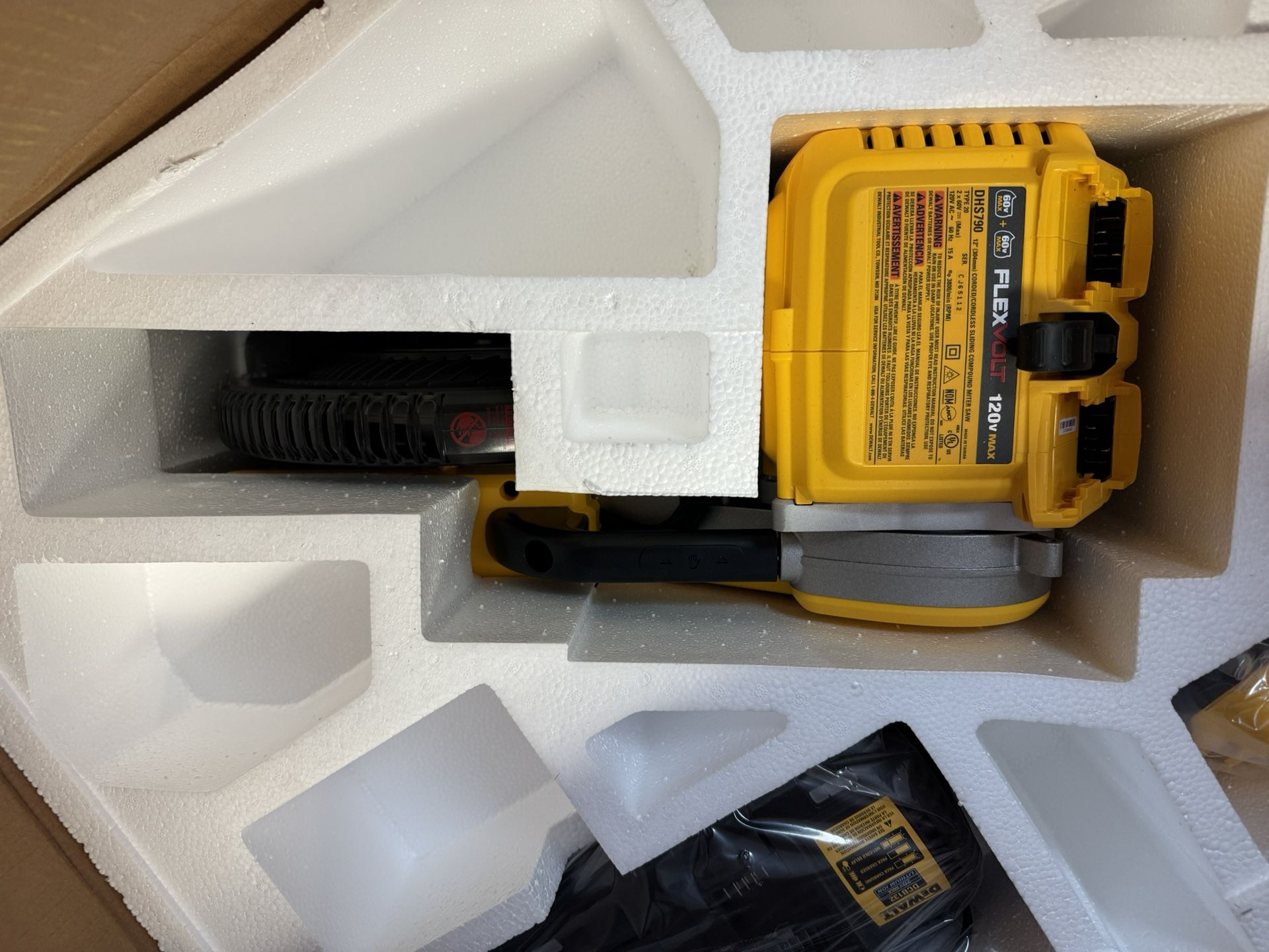 60V Lithium lon 12 in. Cordless Sliding Miter Saw Kit with 9.0Ah Battery Pack