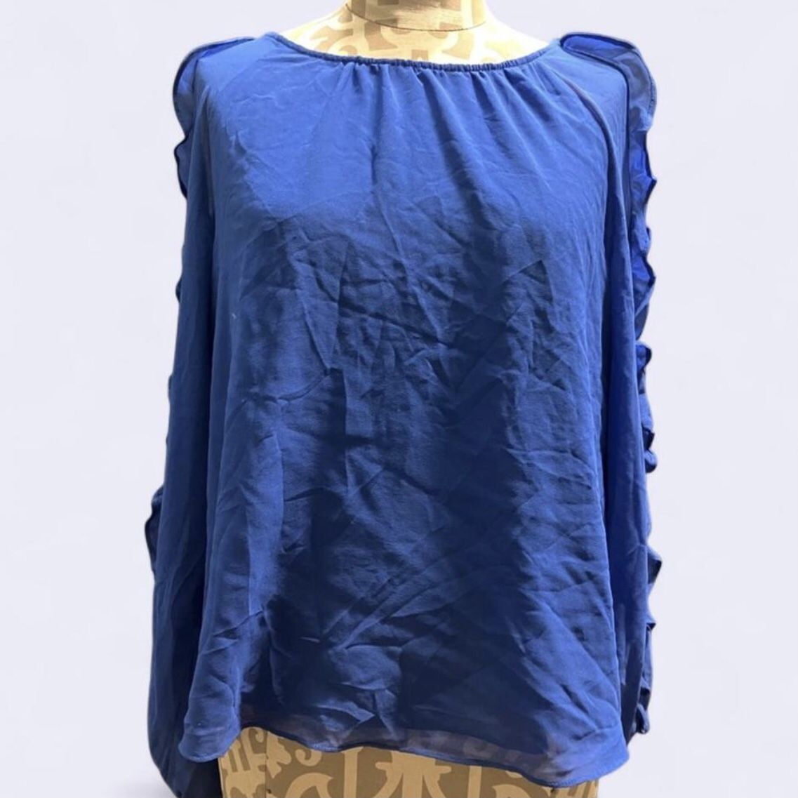 1.State Ruffled Long Sleeve Top Blue Size M