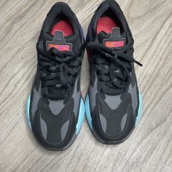 6.5C Puma Sneakers