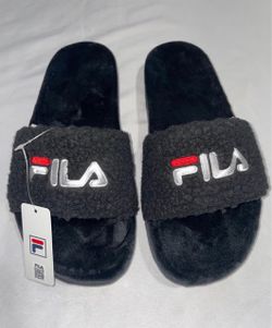 Women’s fuzzy Fila size 9