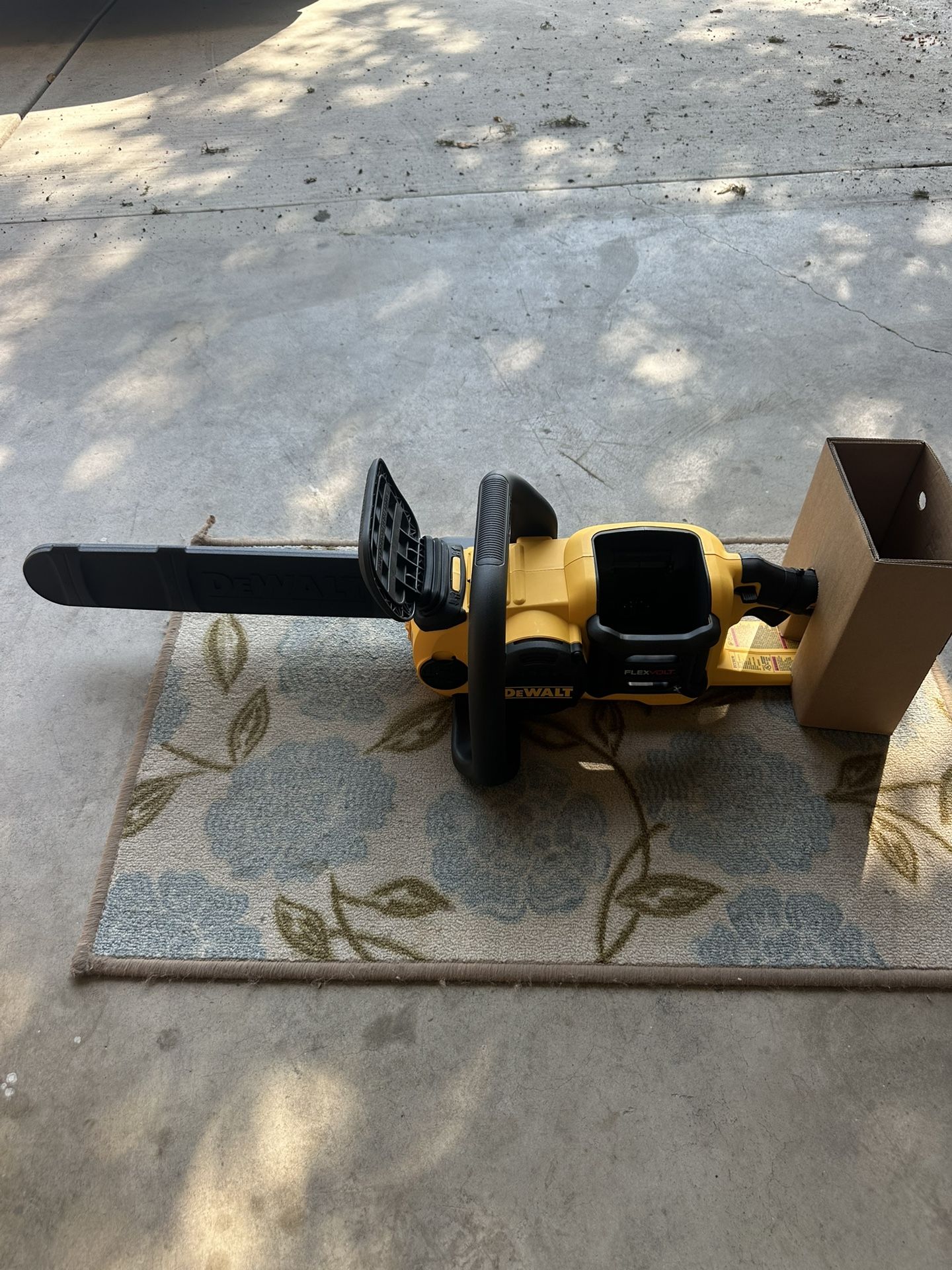 DeWalt FLEXVOLT Chainsaw