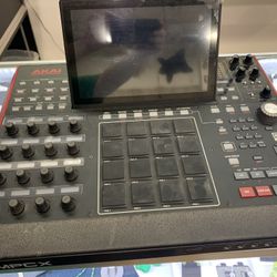 AKAI Professional Sampler