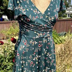 Kayleigh dress  Women’s medium  green floral
