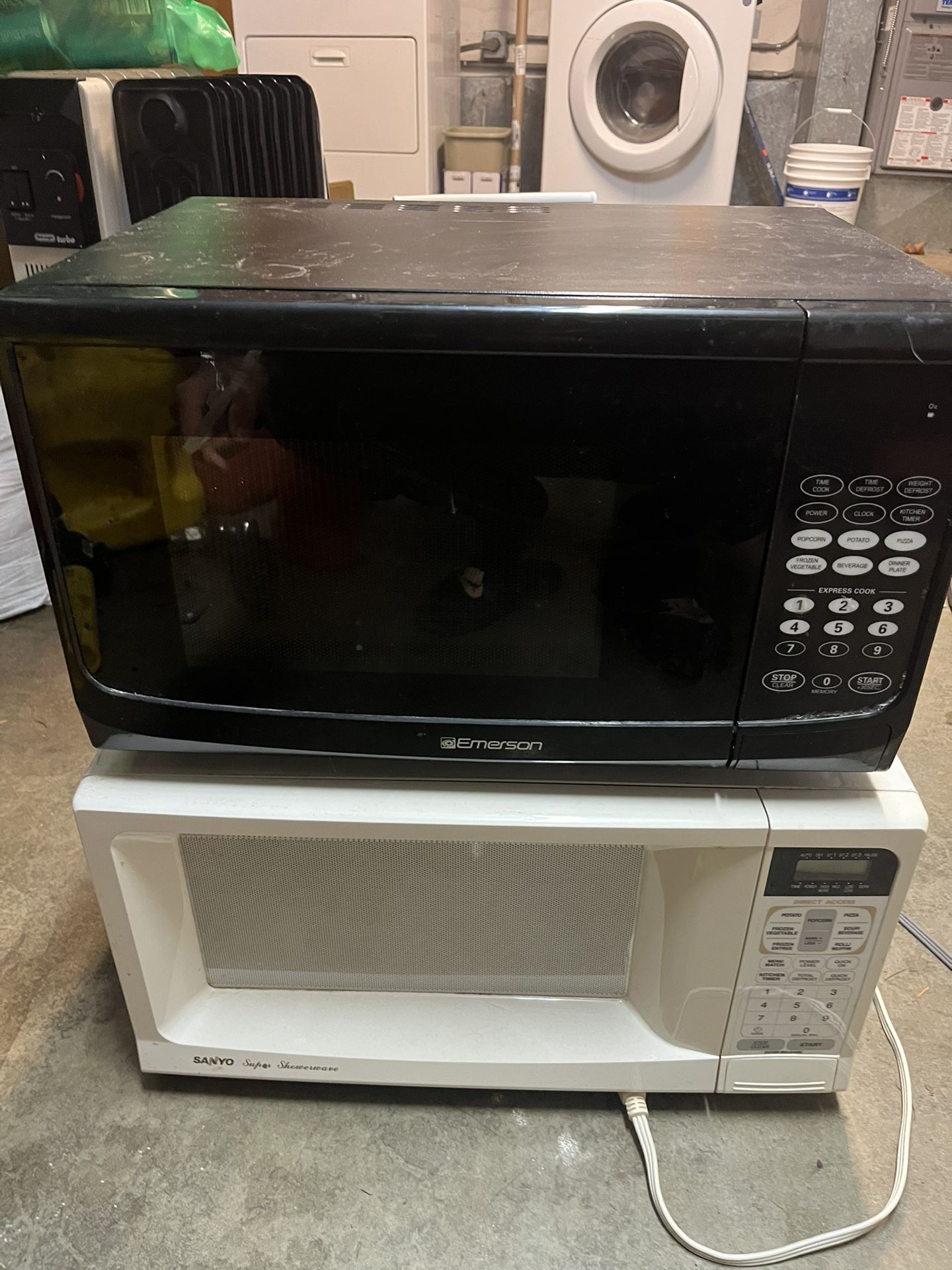 1 BLK Microwave Oven