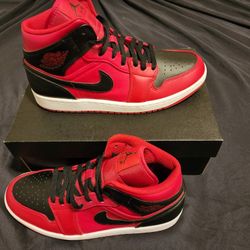 Air Jordan 1 Mids Size 9