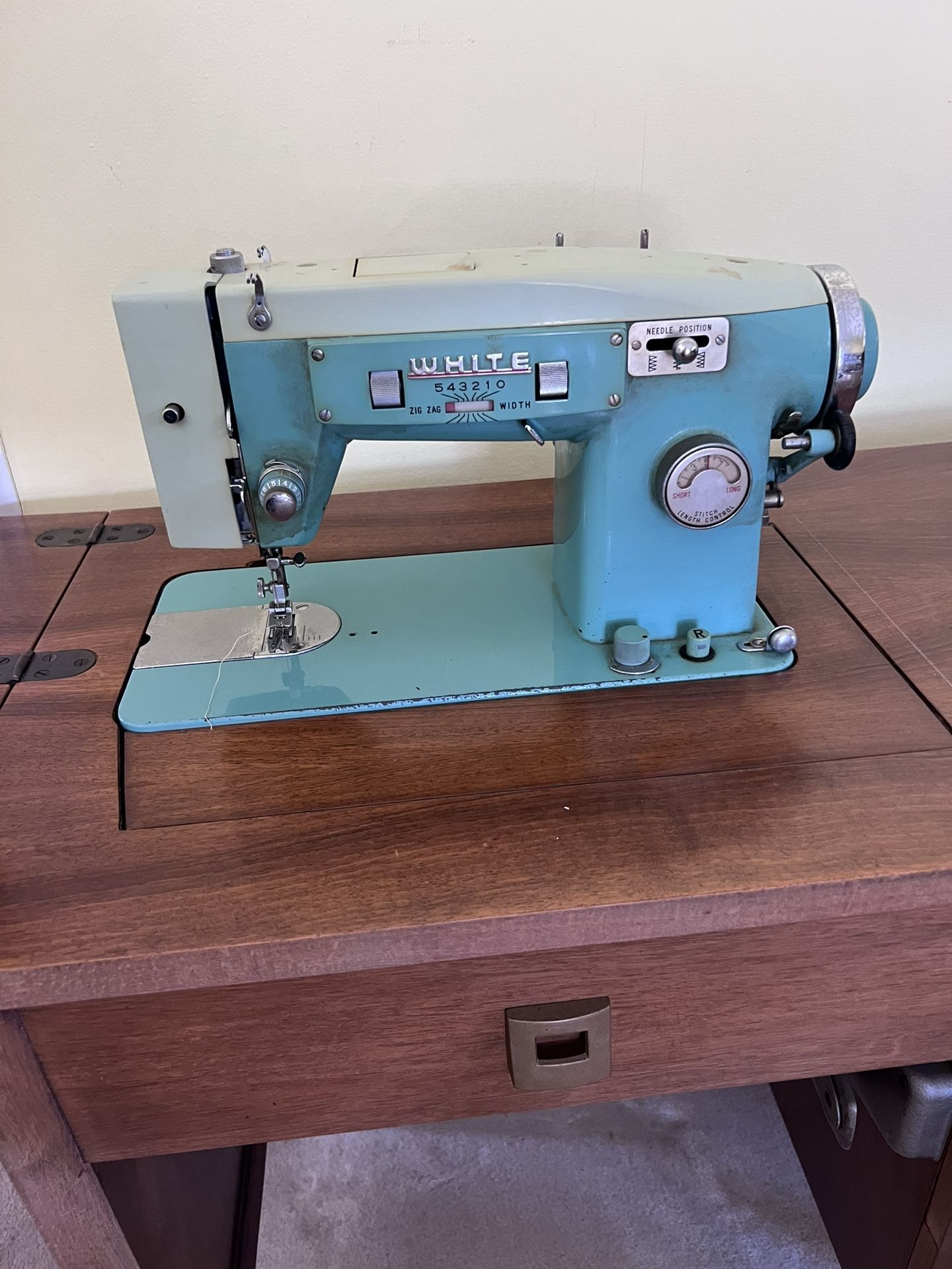 1960’s White Zigzag Sewing Machine