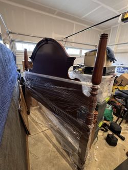 Cherry Wood Queen size 4-poster Bed