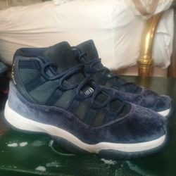 Nike Air Jordan 11 Retro Midnight Navy Velvet High Tops Size 9