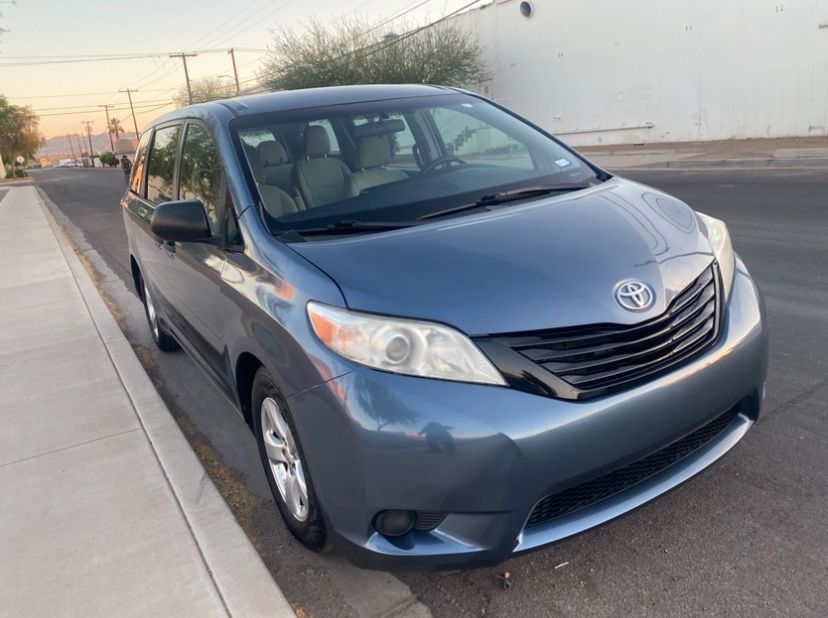 2016 Toyota Sienna