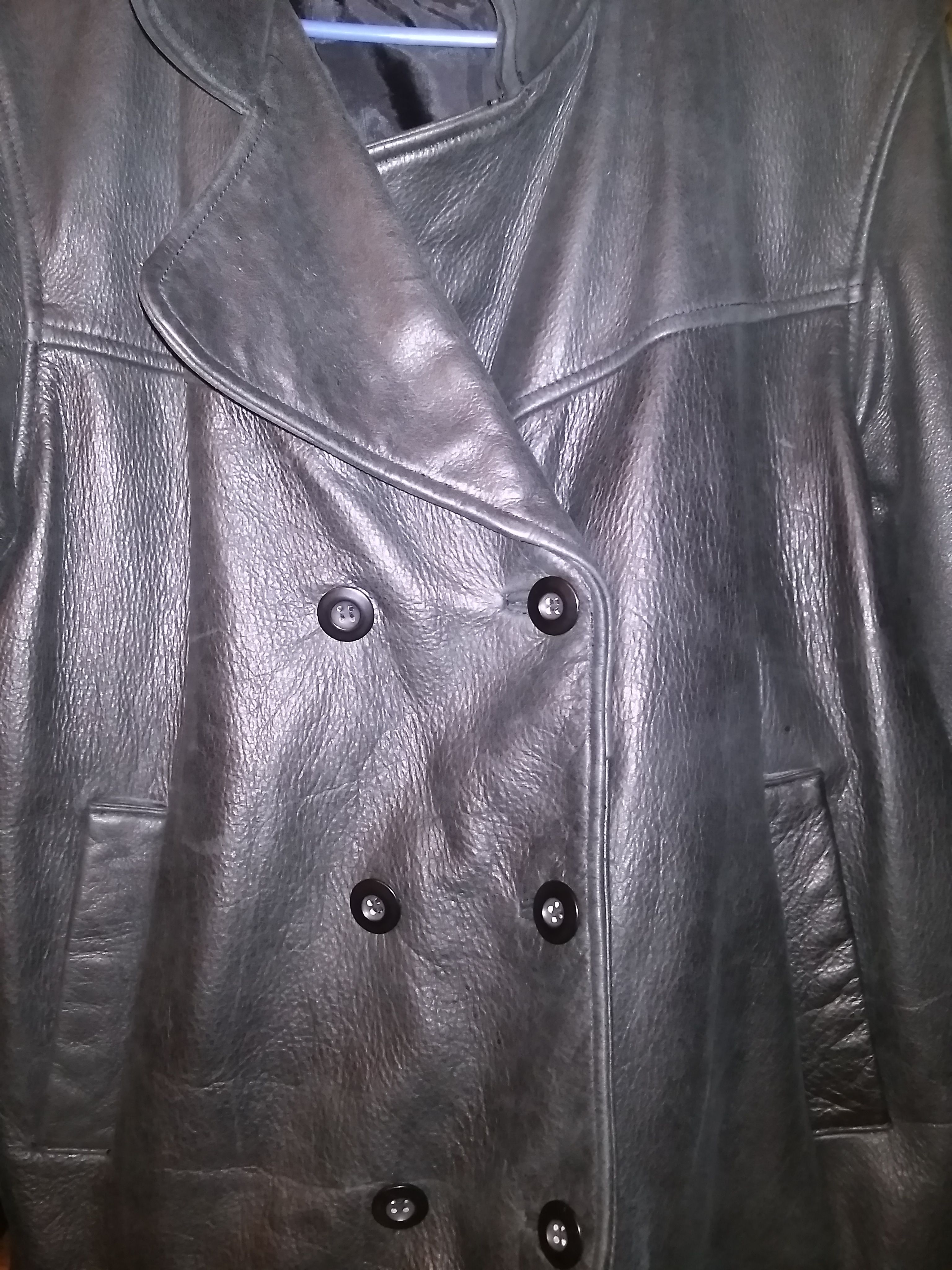 100% leather jacket. Small size runs to medium. Like New!