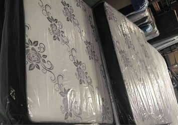 Deluxe brand Queen size mattress set