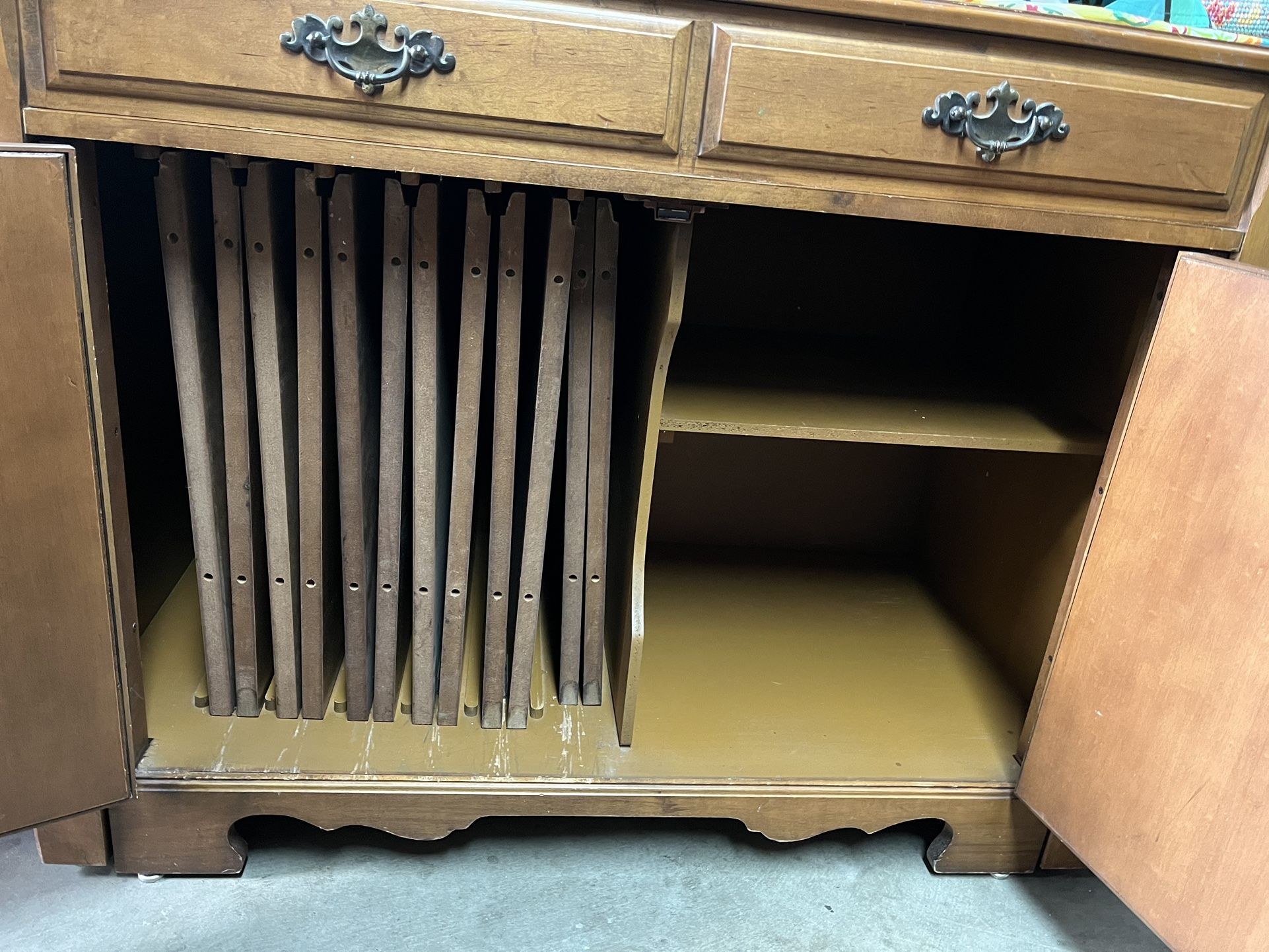 Vintage 1950’s Saginaw Expandable Buffet Table
