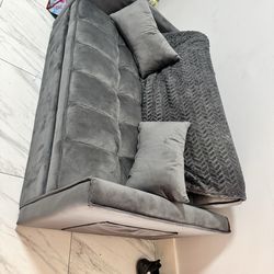 Pull out couch