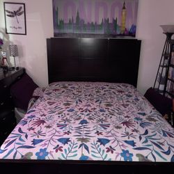 BLACK QUEEN BED SET ( NO MATTRESS)