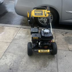 Dewalt By Honda 3600 Psi Like New $430 Firm