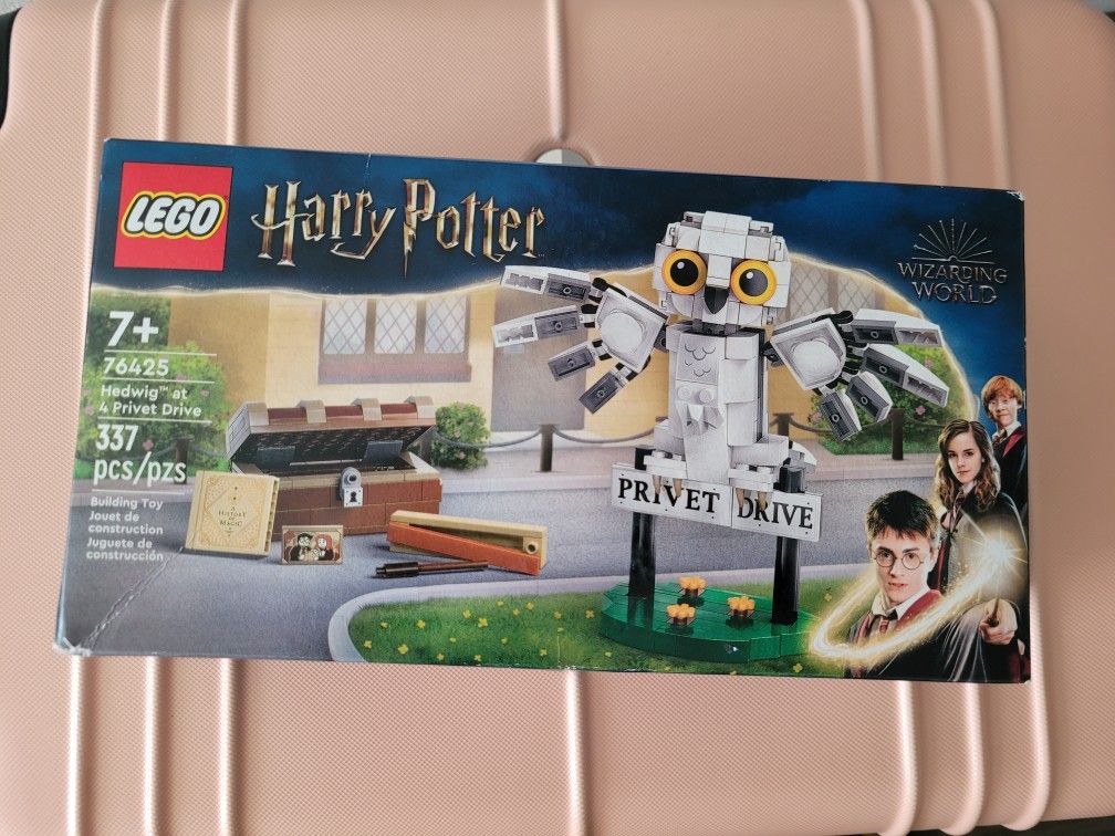 LEGO Harry Potter Hedwig at 4 Privet Drive