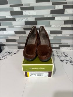 Naturalizer brown suede wedge pump 7.5
