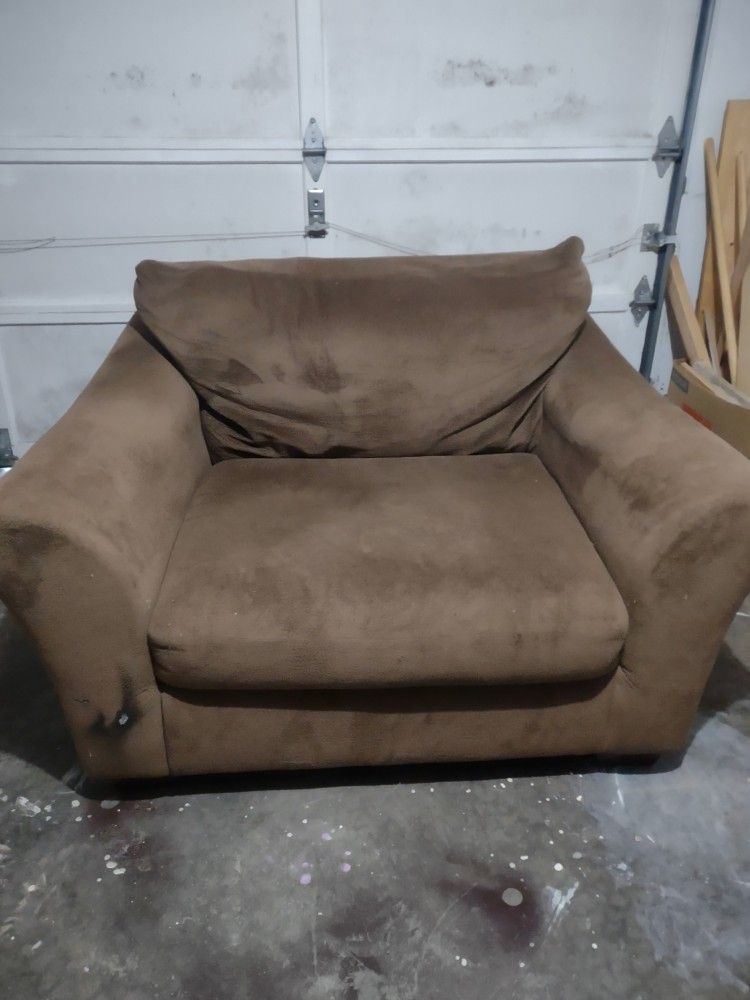 Free Oversized Chair